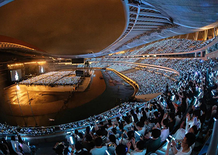 星空游戏LED透明屏燃爆张韶涵南京演唱会！